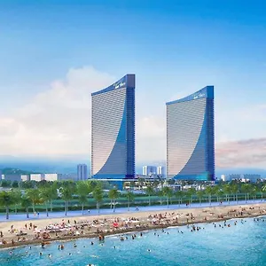 דירה Orbi City Hotel Black Sea View, באטומי